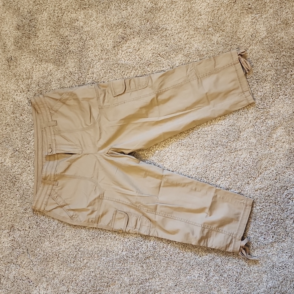 Women's Brand New Capris